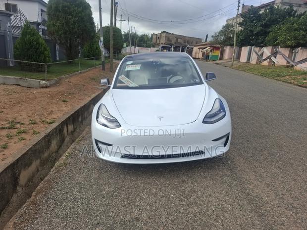 Tesla Model 3 Long Range AWD 2019 White