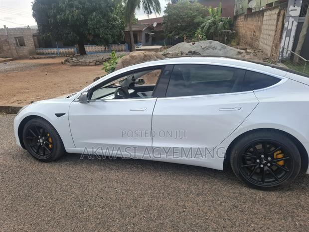 Tesla Model 3 Long Range AWD 2019 White