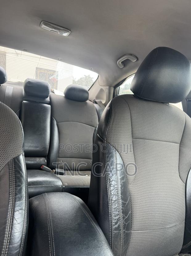 Hyundai Sonata SE 2.0T Sedan FWD (2.0L 4cyl 6A) 2012 White