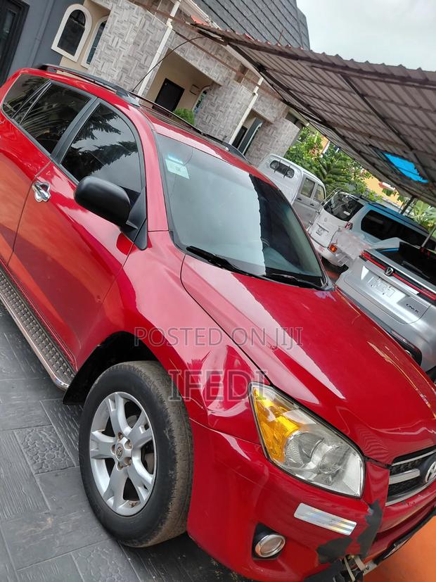 Toyota RAV4 2012 Red
