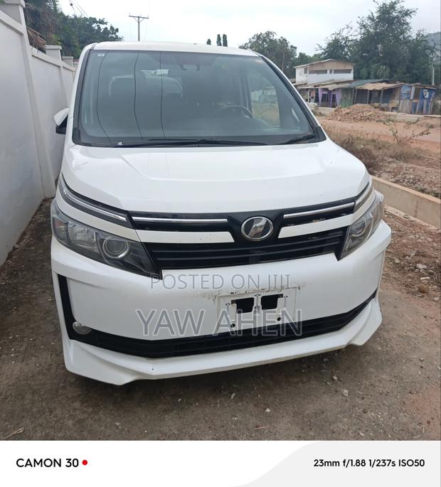 Toyota Voxy 2016 White