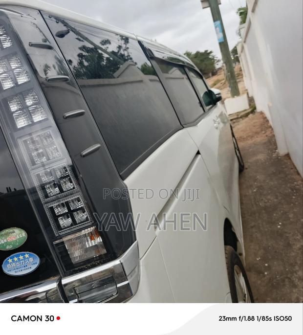 Toyota Voxy 2016 White