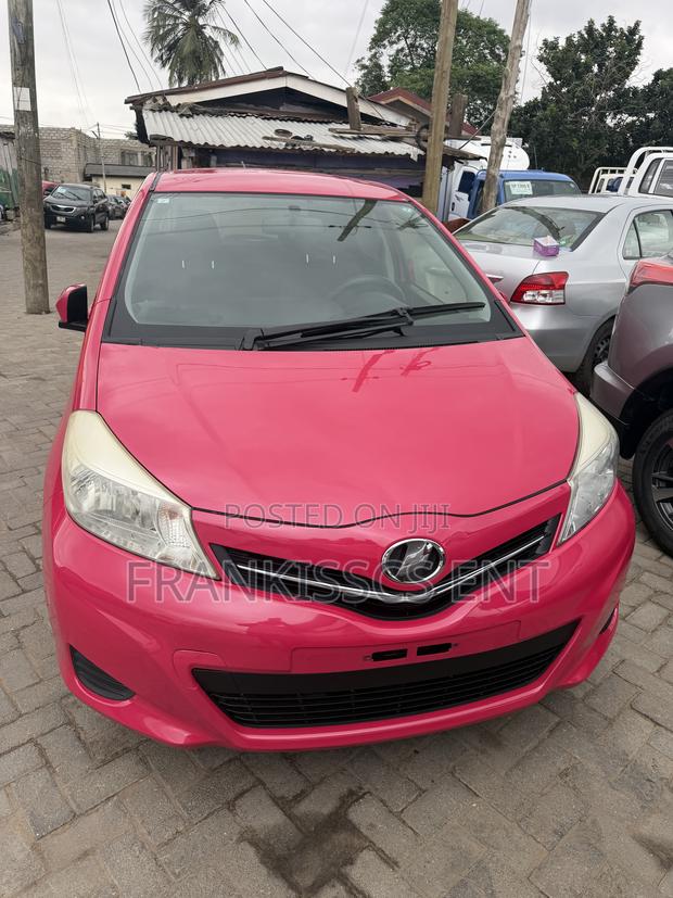 Toyota Vitz 1.3 AWD 5dr 2012 Pink