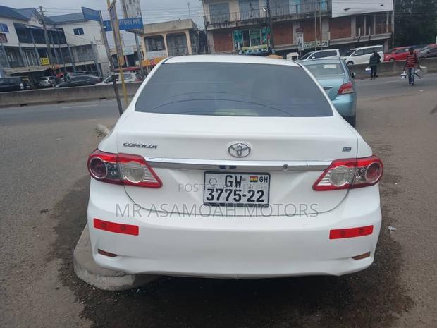 Toyota Corolla LE 4dr Sedan (1.8L 4cyl 4A) 2013 White