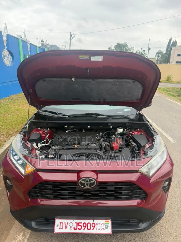 Toyota RAV4 XLE AWD 2020 Red