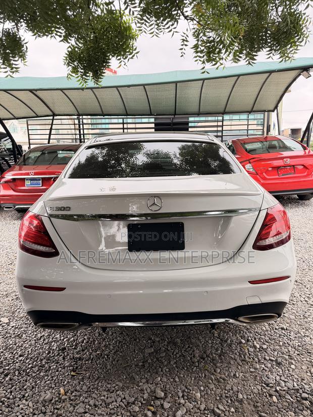 Mercedes-Benz E300 2018 White