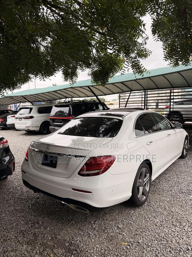 Mercedes-Benz E300 2018 White