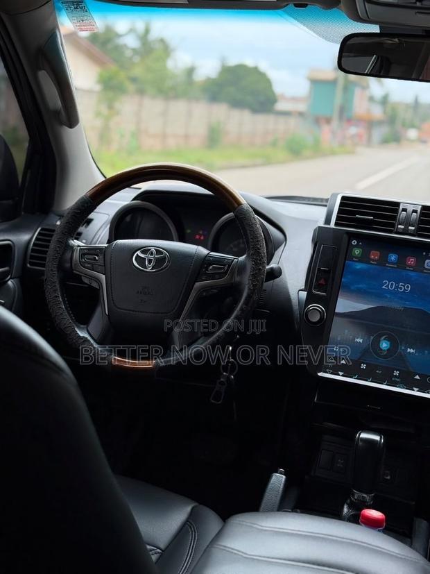 Toyota Land Cruiser Prado 4.0 2017 Black