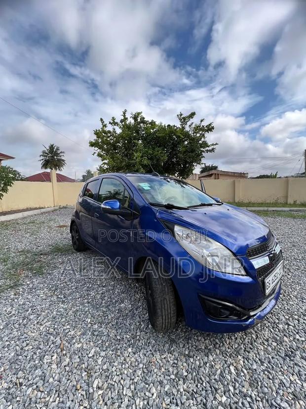 Chevrolet Spark 2LT 4dr Hatchback (1.2L 4cyl CVT) 2015 Blue