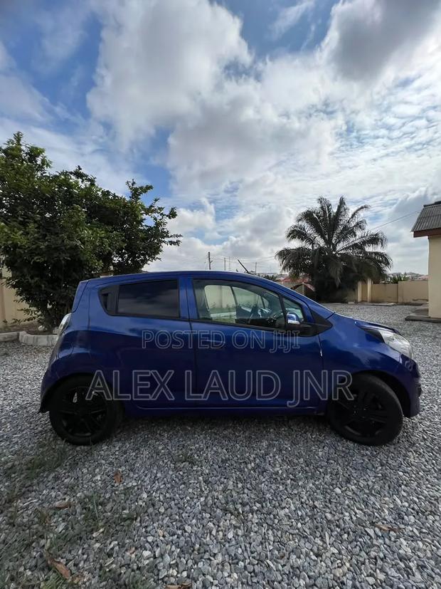Chevrolet Spark 2LT 4dr Hatchback (1.2L 4cyl CVT) 2015 Blue
