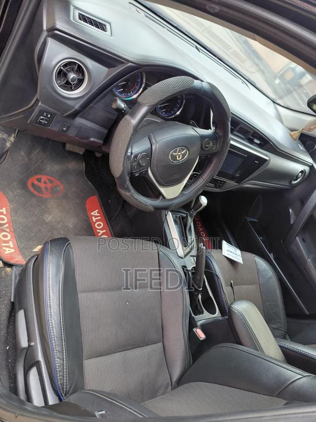 Toyota Corolla 2017 Black