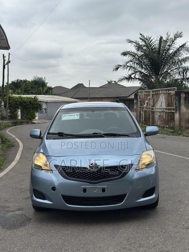Toyota Yaris L Hatchback 3dr 2013 Blue