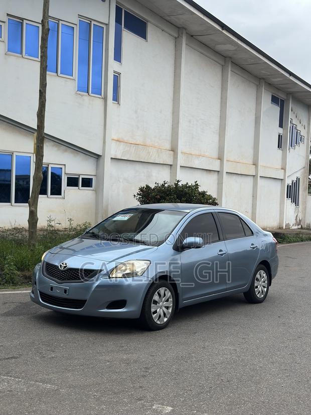 Toyota Yaris L Hatchback 3dr 2013 Blue