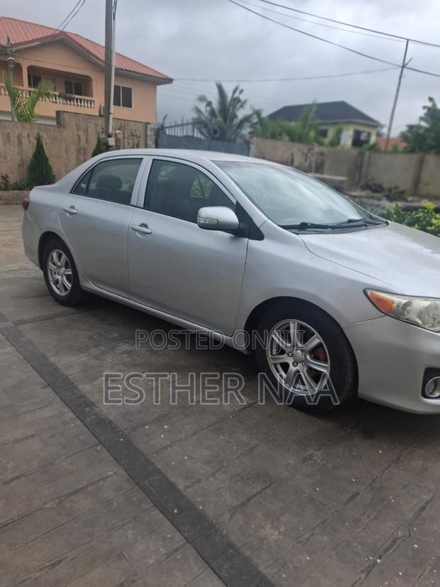 Toyota Corolla LE 4dr Sedan (1.8L 4cyl 4A) 2013 Gray