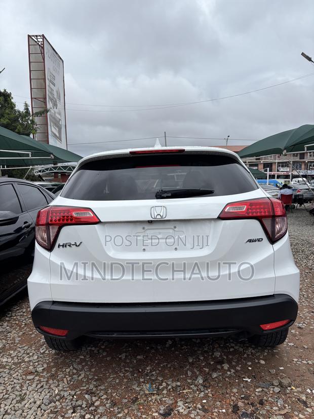 Honda HR-V 4dr SUV (1.5L 4cyl CVT) 2016 White