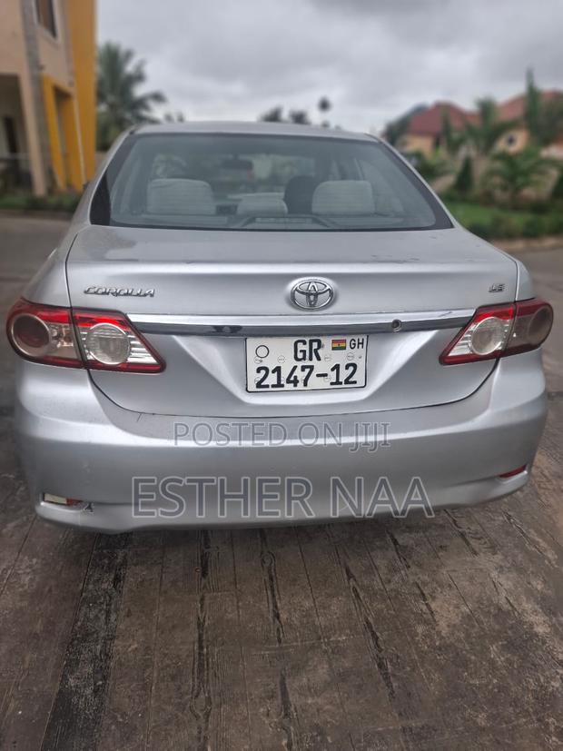 Toyota Corolla LE 4dr Sedan (1.8L 4cyl 4A) 2013 Gray