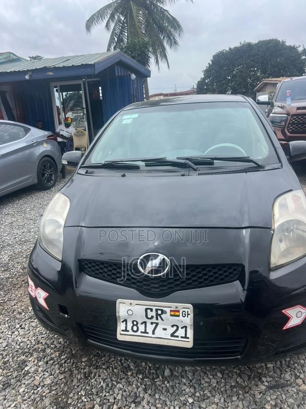 Toyota Vitz 1.3 AWD 3dr 2010 Black