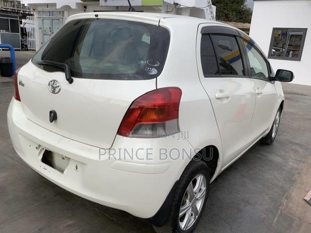 Toyota Vitz 2011 White