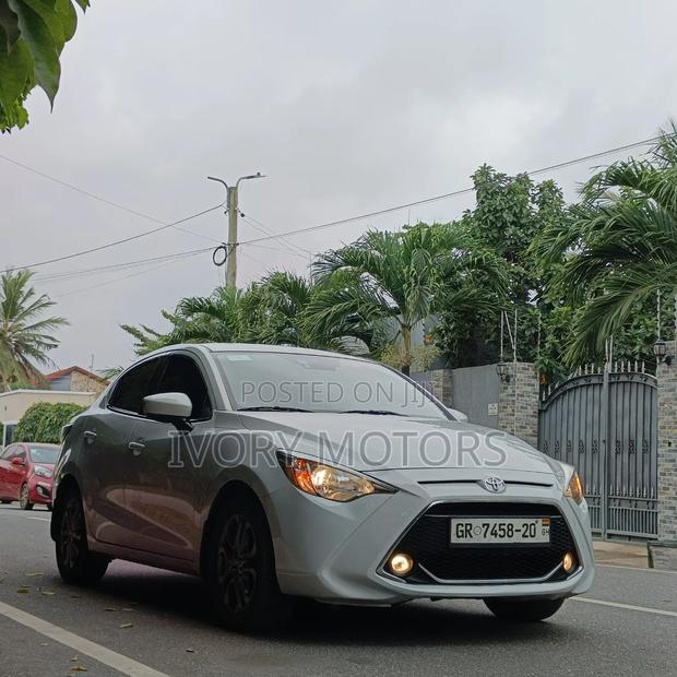Toyota Yaris 2019 Blue