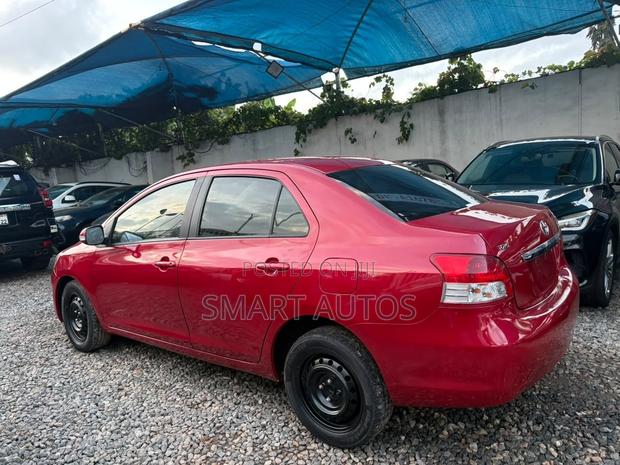 Toyota Yaris 2012 Red