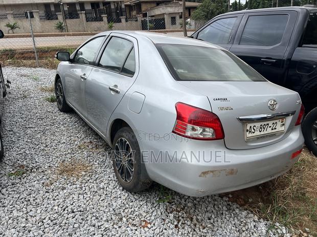Toyota Yaris 2010 Silver