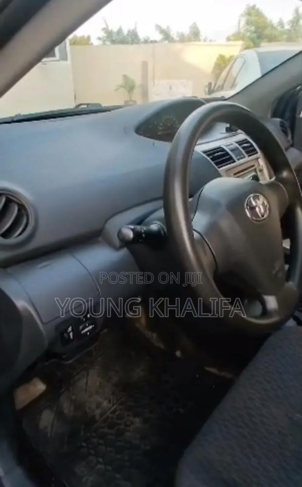 Toyota Yaris 2010 Black