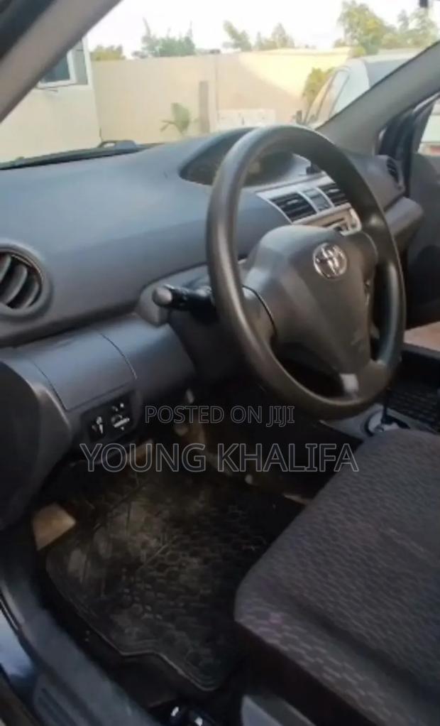 Toyota Yaris 2010 Black
