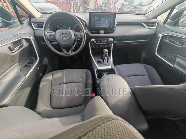 Toyota RAV4 LE FWD 2020 Gray