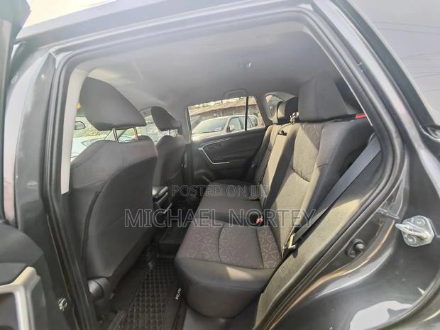 Toyota RAV4 LE FWD 2020 Gray