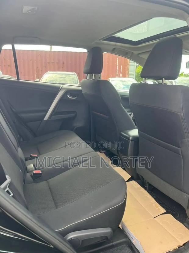 Toyota RAV4 XLE AWD (2.5L 4cyl 6A) 2017 Matt Black