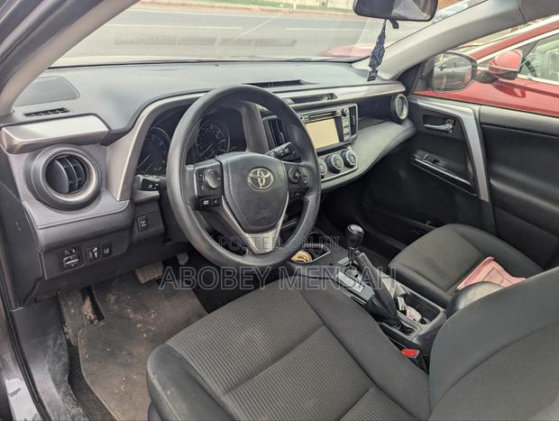 Toyota RAV4 LE AWD (2.5L 4cyl 6A) 2017 Gray