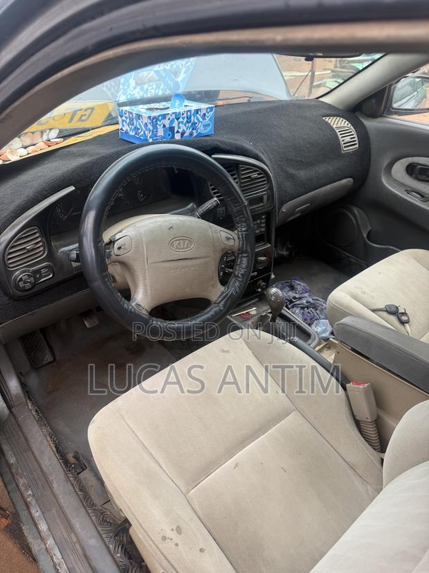 Kia Spectra 2005 Yellow