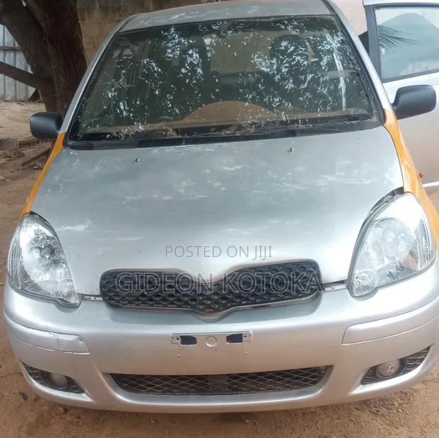 Toyota Yaris 1.3 2006 Gray