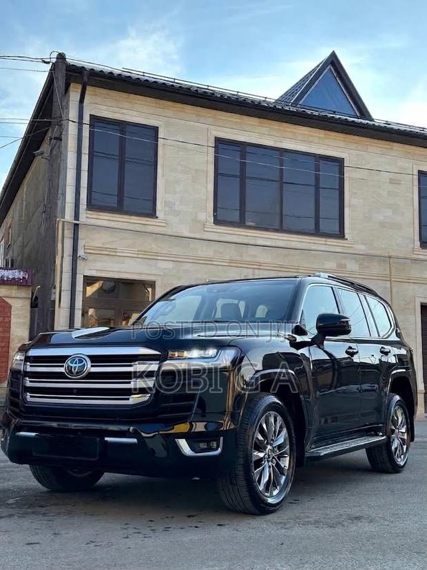 New Toyota Land Cruiser LC300 2025 Black