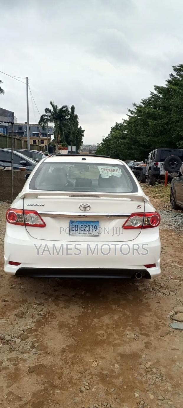 Toyota Corolla 2013 White