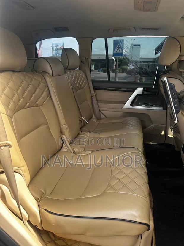 Toyota Land Cruiser 4.6 V8 GX 2015 Black