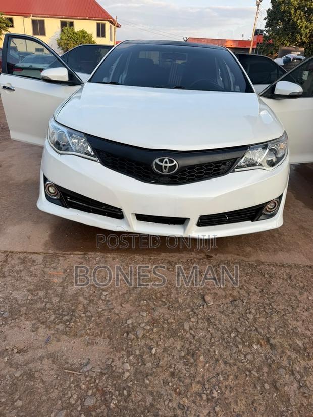 Toyota Camry L 4dr Sedan (2.5L 4cyl 6A) 2014 White