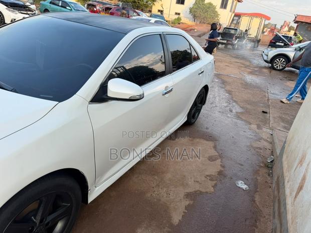 Toyota Camry L 4dr Sedan (2.5L 4cyl 6A) 2014 White