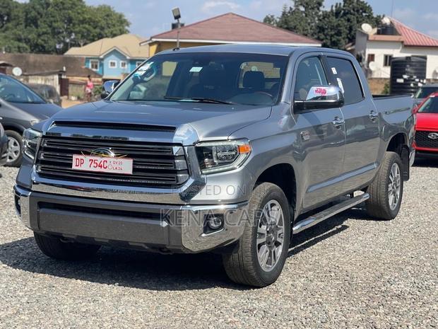Toyota Tundra 1794 5.7L V8 4x4 CrewMax 5.6 ft. box 145.7 in. WB 2020