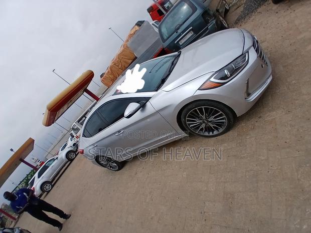 Hyundai Elantra 2018 Silver