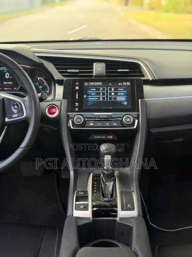 Honda Civic EX Sedan 2018 White
