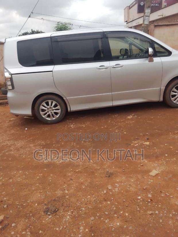 Toyota Voxy 2012 Gray
