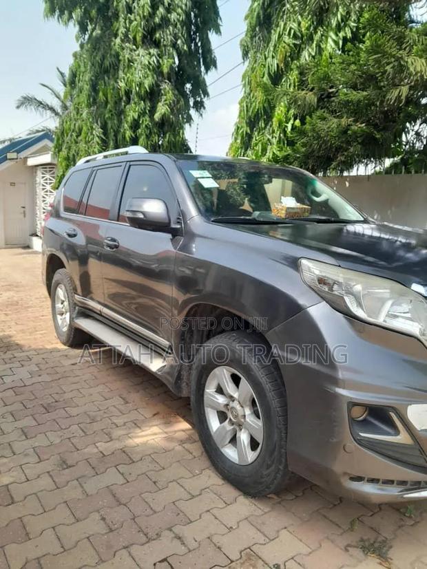Toyota Land Cruiser Prado 2017 Gray