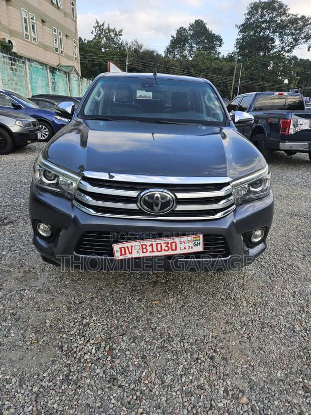 Toyota Hilux 2019 Black