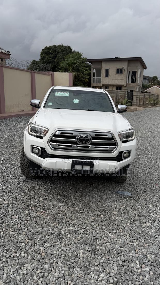 Toyota Tacoma Limited 2019 White