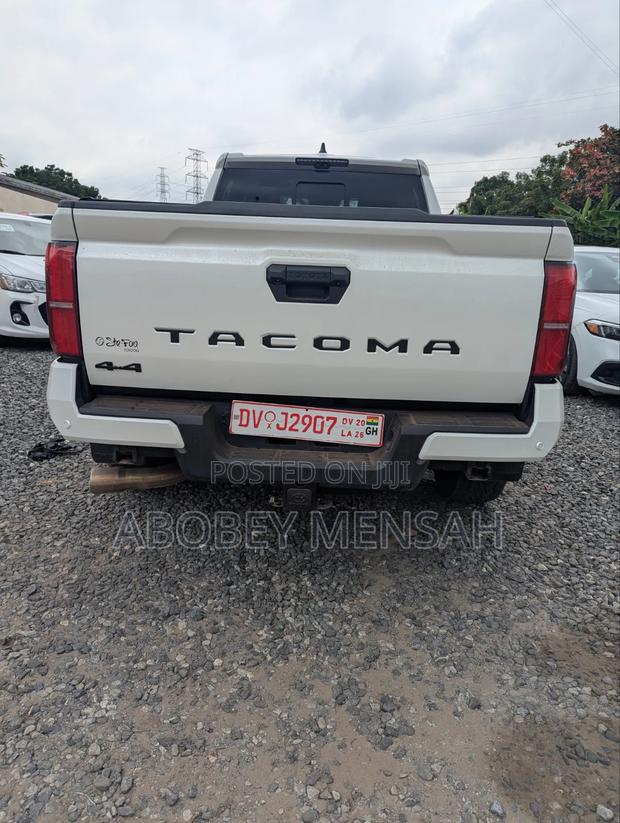Toyota Tacoma TRD Sport Double Cab 6.1 ft. SB 2025 White