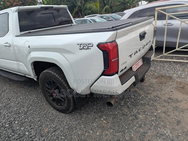 Toyota Tacoma TRD Sport Double Cab 6.1 ft. SB 2025 White