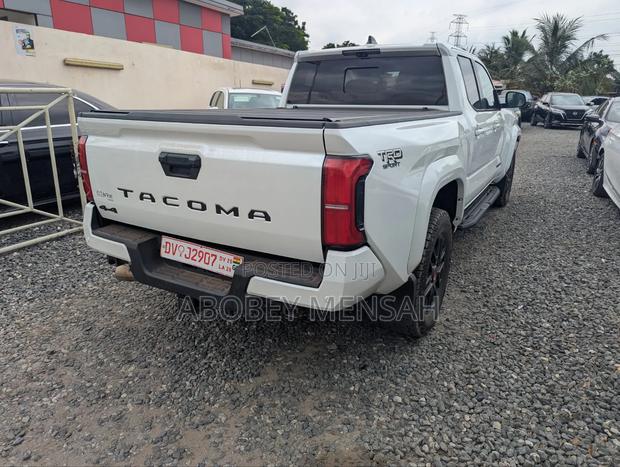 Toyota Tacoma TRD Sport Double Cab 6.1 ft. SB 2025 White