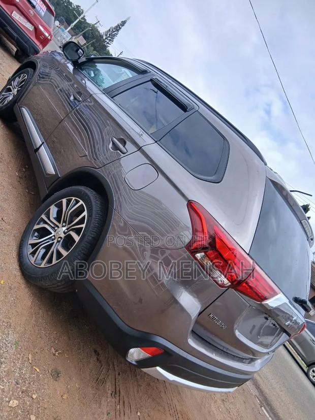Mitsubishi Outlander SE AWC 2016 Brown