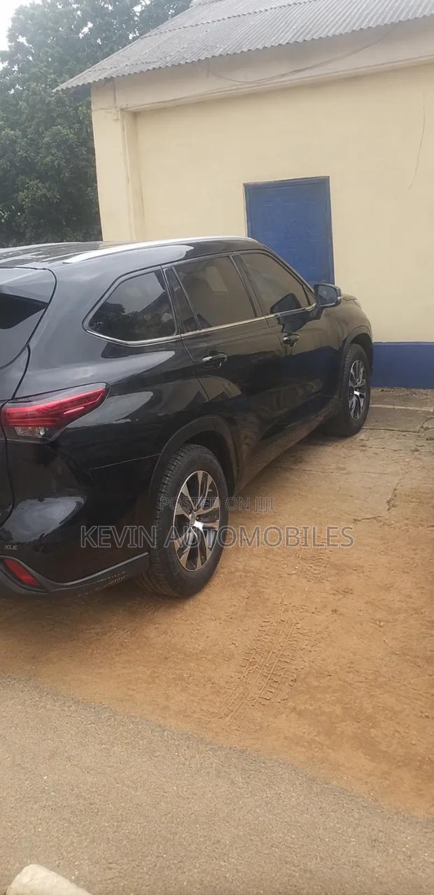 Toyota Highlander 2022 Black
